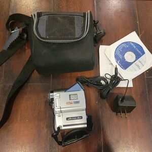 Digital camera 300K Pixels